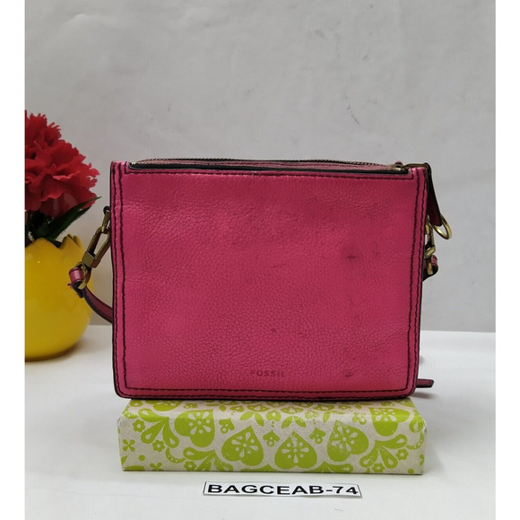 Fossil Pink Pebbled Leather Zipper Pockets Crossbody Bag - Picture 2 of 16
